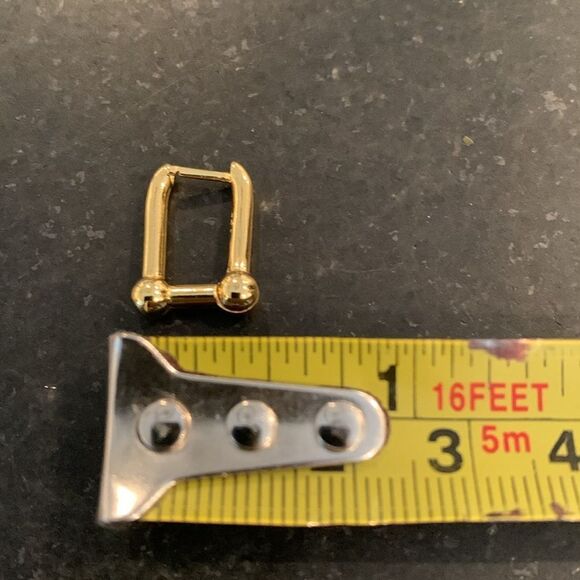 Men’s U-Link Chain Hoop Earrings in 14k Yellow Gold Vermeil - Edgy Hardware - Picture 9 of 9